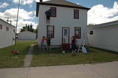 kyle house Red Paper Clip Transforms Into a House!