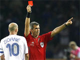 zidane headbutt materazzi 3 Zidanes Head Butt (Pics Included!)